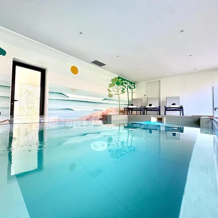 别墅 Neuve Piscine Interieure 18pers 居让梅斯特拉